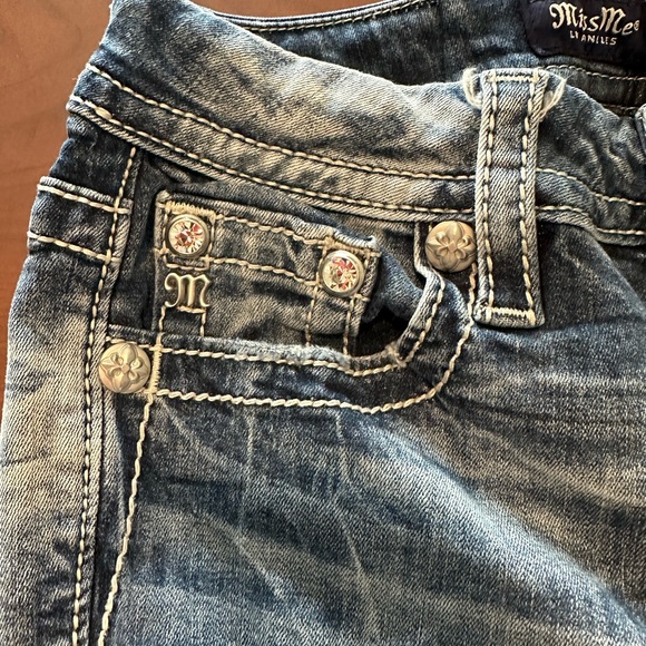 Miss Me Womens Jeans (Capri), 25 X 21, Excellent Cont. - Picture 4 of 5